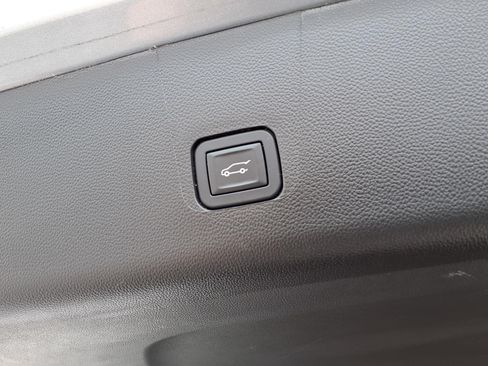 Used 2023 Chevrolet Traverse LT w/ LPO, Floor Liner Package AWD/4WD image 11