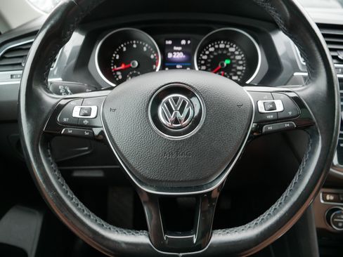 Used 2019 Volkswagen Tiguan SE w/ Panoramic Sunroof Package AWD/4WD image 25