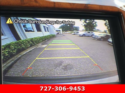 Used 2013 Cadillac Escalade ESV Platinum RWD image 4
