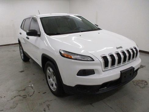 Used 2017 Jeep Cherokee Sport w/ Cold Weather Group image 1