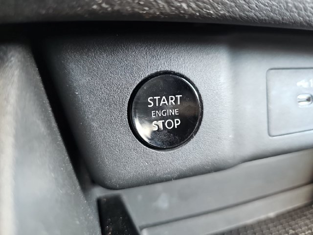 Used 2024 Nissan Rogue SV FWD image 31