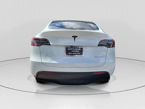 Used 2024 Tesla Model Y Long Range AWD/4WD image 6