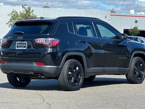 Used 2021 Jeep Compass Latitude w/ Sun and Sound Group AWD/4WD image 2