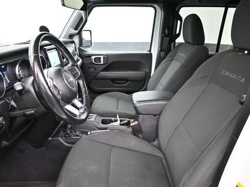 Used 2023 Jeep Wrangler Sahara w/ Cold Weather Group image 27
