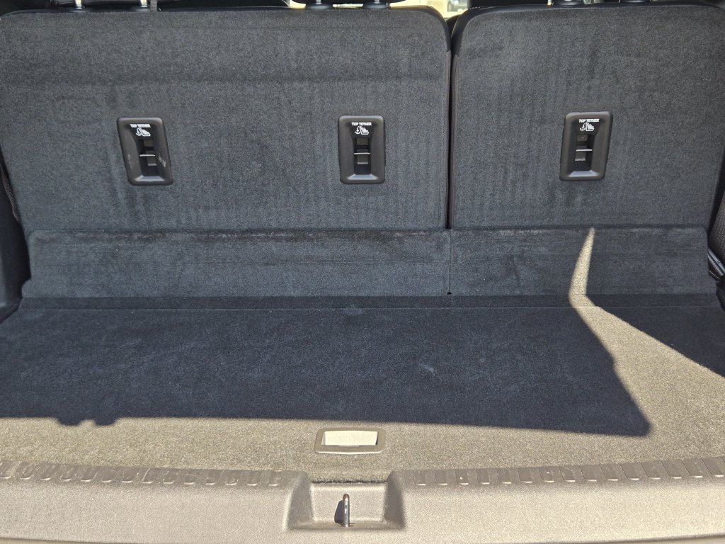 Used 2025 Buick Enclave Avenir w/ Trailering Package, 5000 lbs. FWD image 32