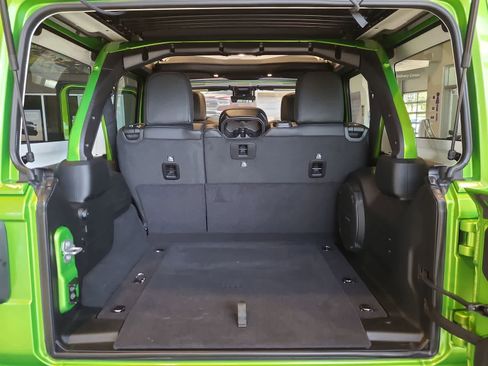 New 2025 Jeep Wrangler Unlimited Rubicon 392 image 27