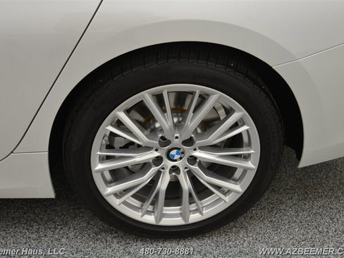 Used 2024 BMW 330i Sedan w/ Convenience Package RWD image 43