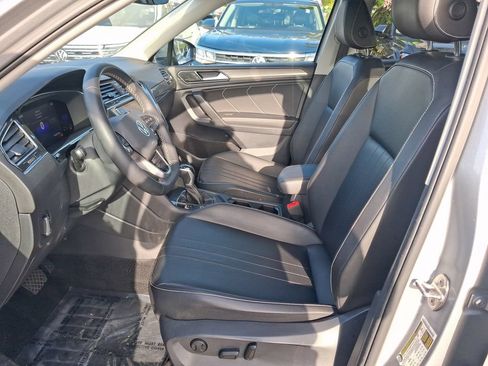 Used 2022 Volkswagen Tiguan SE FWD image 14