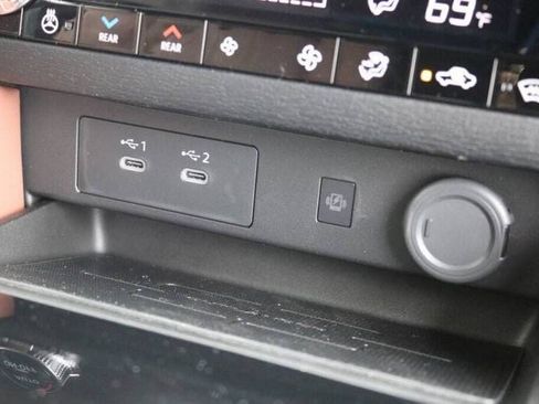 New 2025 Mitsubishi Outlander SEL image 21