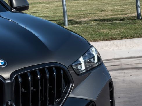 Certified 2025 BMW X6 xDrive40i w/ Premium Package image 7