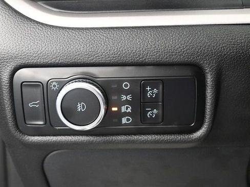 Certified 2024 Ford Explorer XLT w/ Equipment Group 202A AWD/4WD image 8