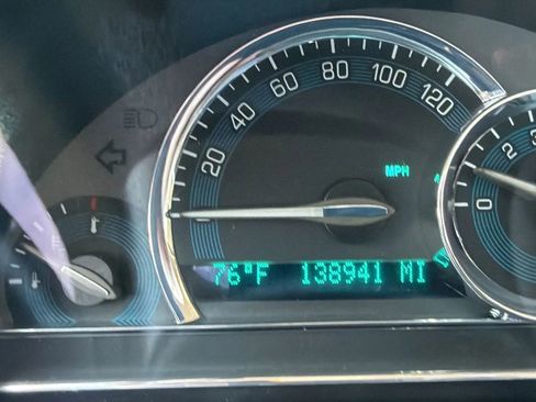 Used 2010 Chevrolet HHR LT FWD image 14