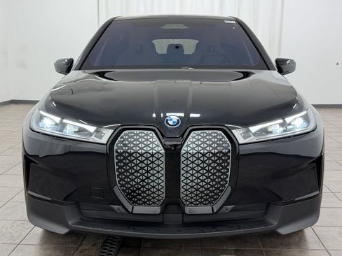 Used 2023 BMW iX xDrive50 w/ Premium Package AWD/4WD image 7