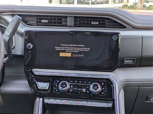 New 2025 GMC Sierra 2500 Denali w/ Denali Reserve Package image 24