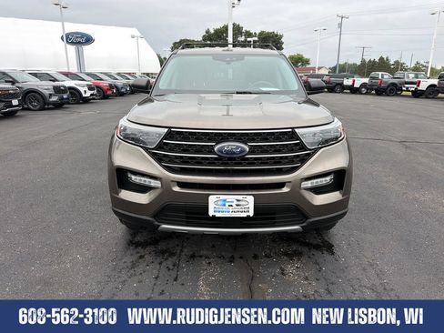 Used 2021 Ford Explorer XLT w/ Equipment Group 202A AWD/4WD image 8