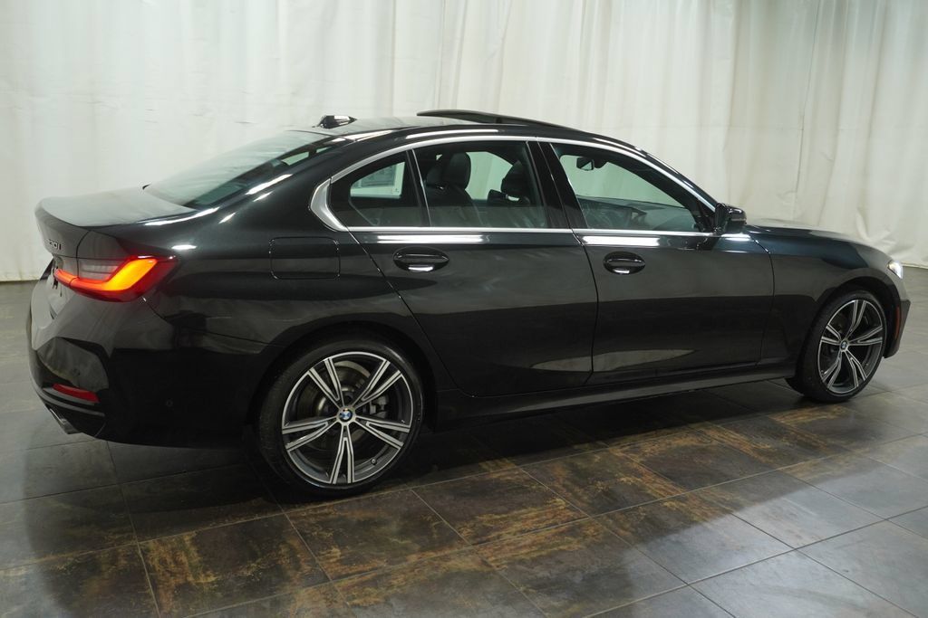 Used 2024 BMW 330i xDrive Sedan w/ Convenience Package AWD/4WD image 3