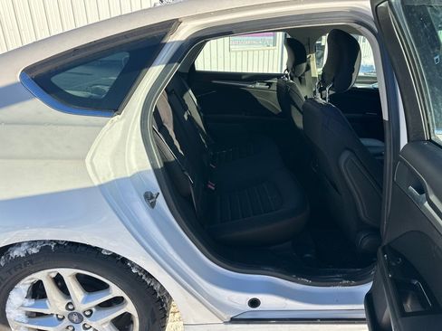 Used 2014 Ford Fusion SE image 16