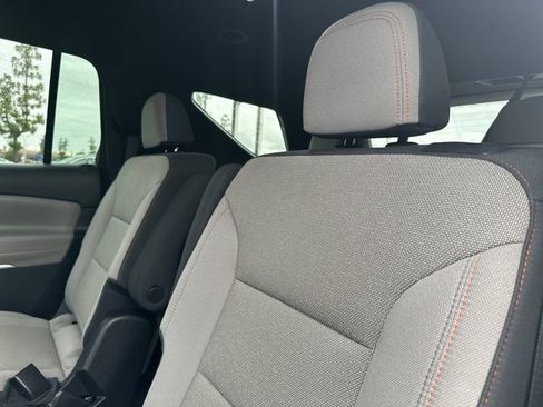 Used 2025 Chevrolet Traverse LT AWD/4WD image 22