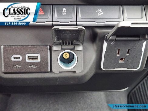 Used 2025 Chevrolet Silverado 2500 Custom w/ Custom Value Package image 23