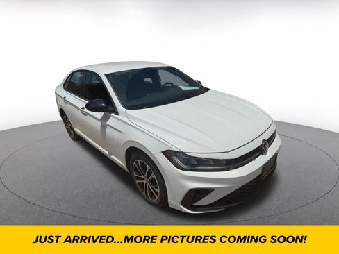 Used 2025 Volkswagen Jetta Sport FWD image 1