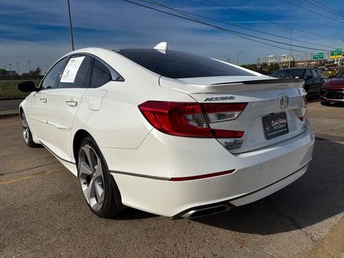 Used 2018 Honda Accord Touring image 6