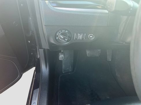 Used 2023 Chrysler 300 S w/ Comfort Group RWD image 10