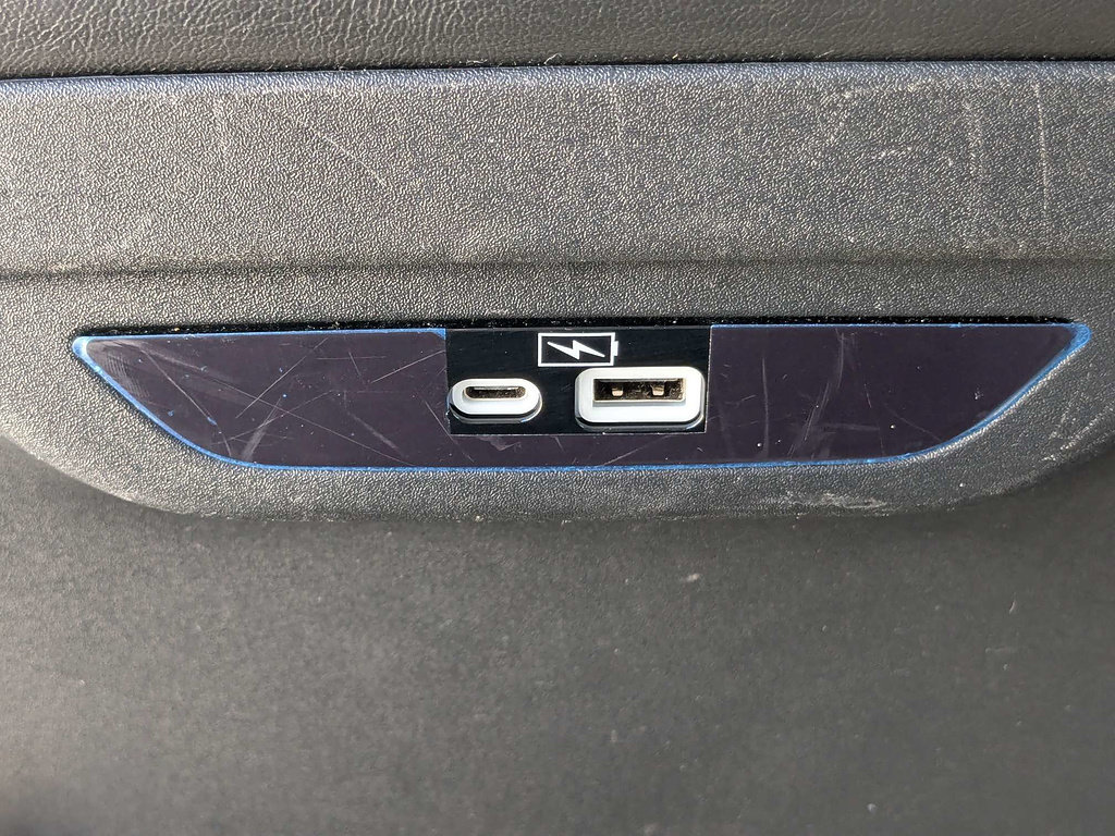 Certified 2023 Chrysler Pacifica Limited FWD image 16