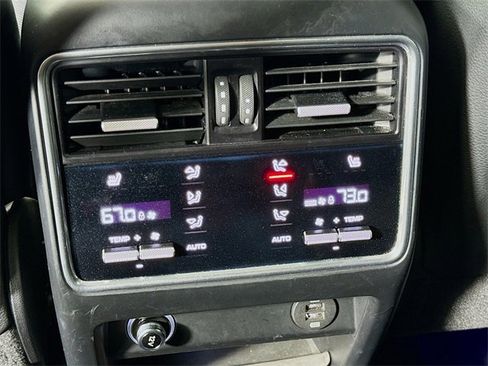 Used 2019 Porsche Cayenne image 34