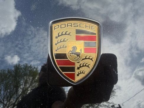 Used 2017 Porsche Cayenne Platinum Edition image 11