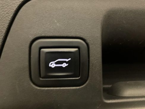 Used 2023 Buick Envision Essence FWD image 16