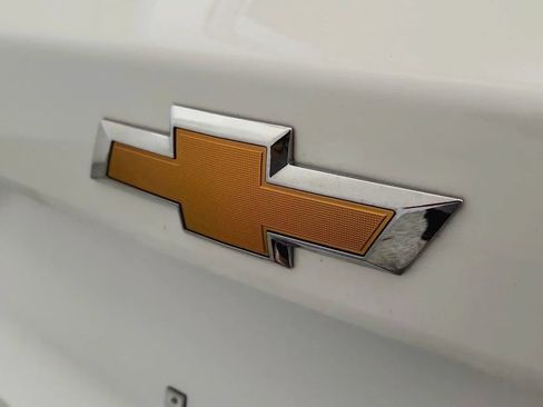 Used 2025 Chevrolet Trax LT w/ Driver Confidence Package FWD image 33