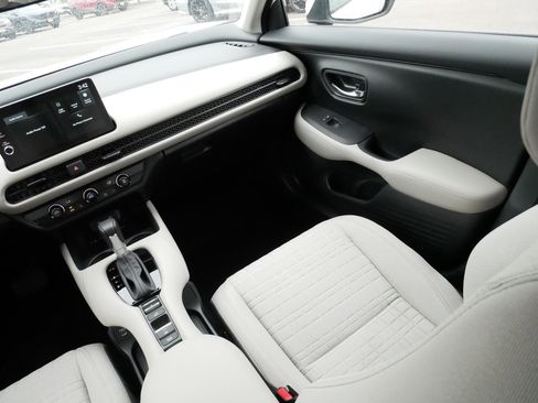 Certified 2026 Honda HR-V LX image 11