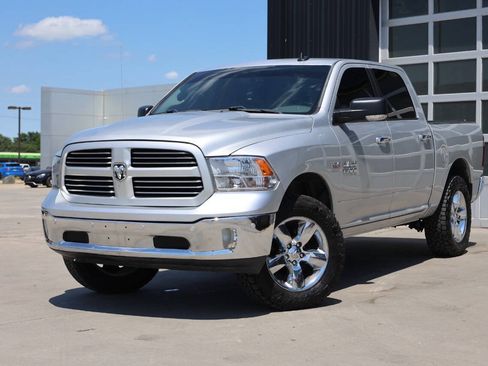 Used 2018 RAM 1500 Big Horn AWD/4WD image 3