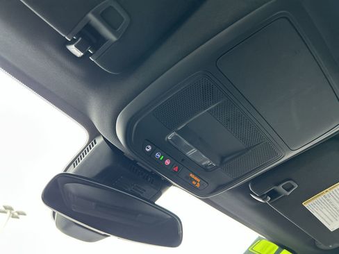 Used 2025 Chevrolet Equinox LT image 29