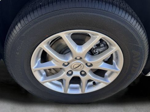 Used 2024 Chrysler Pacifica Touring-L FWD image 15