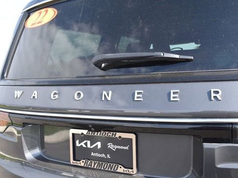 Used 2022 Jeep Wagoneer Series III AWD/4WD image 22