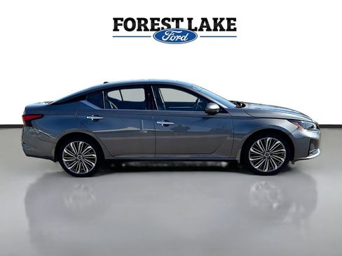 Used 2024 Nissan Altima 2.5 SL image 8