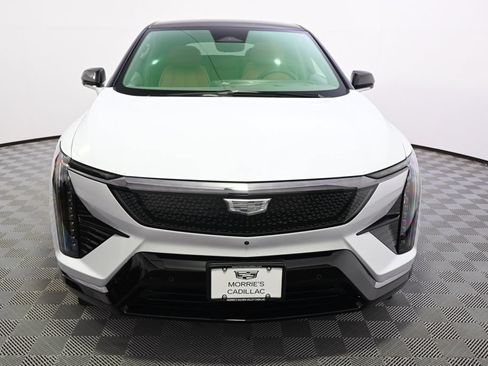 New 2026 Cadillac Optiq Sport 2 w/ LPO, Floor Liner Package AWD/4WD image 10