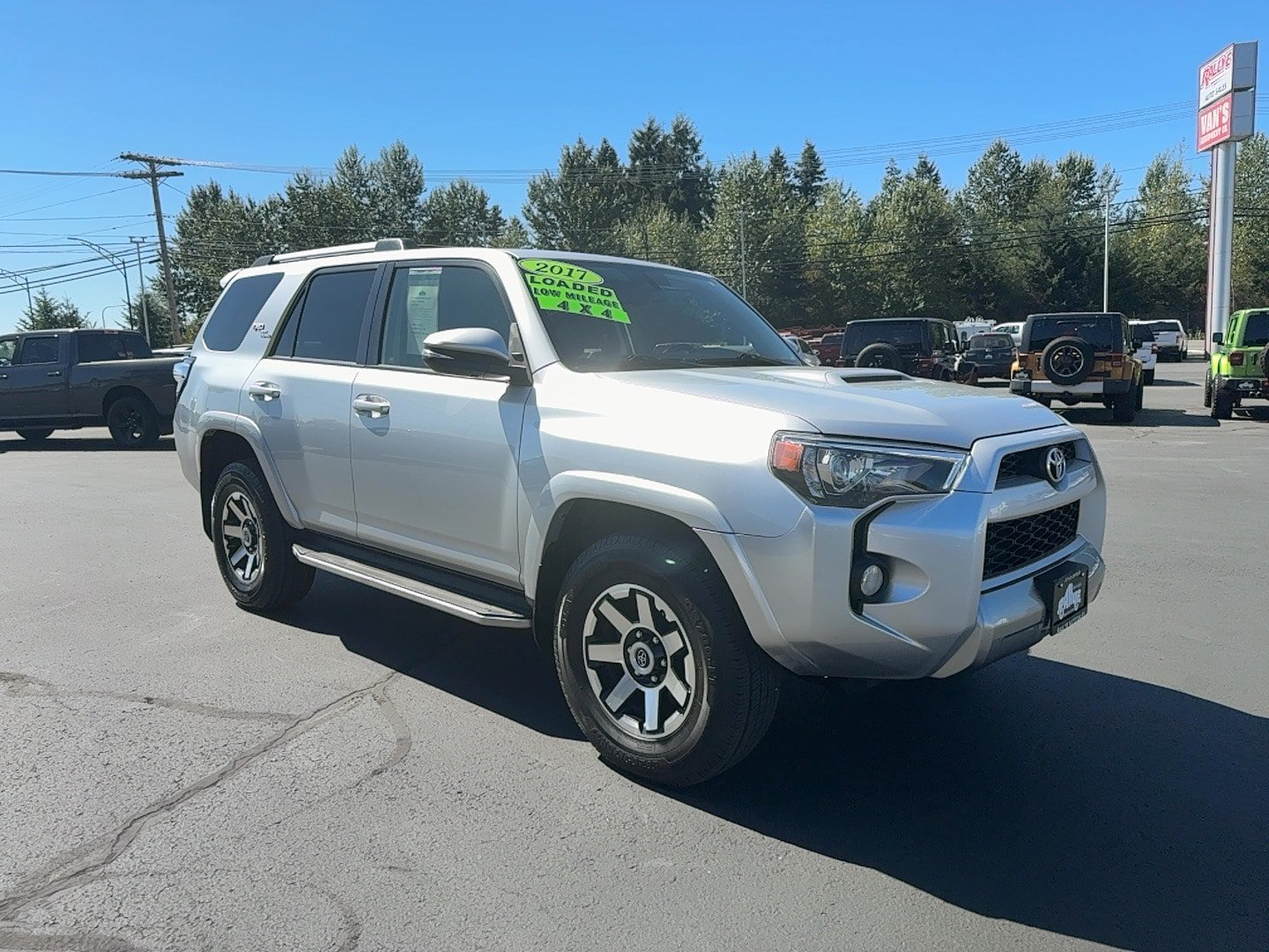 Used 2017 Toyota 4Runner TRD Off-Road Premium AWD/4WD image 3