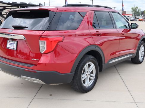Used 2023 Ford Explorer XLT w/ Equipment Group 202A image 6