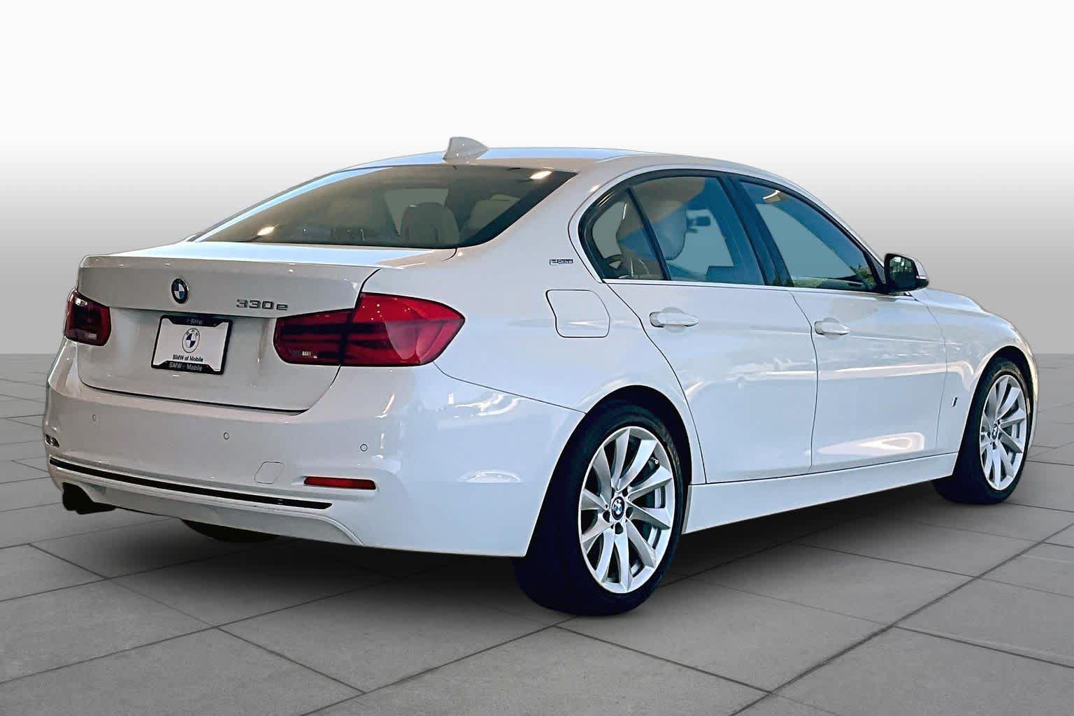 Used 2017 BMW 330e RWD image 12