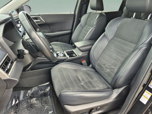 Used 2024 Mitsubishi Outlander SE FWD image 21