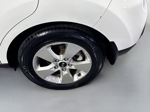 Used 2018 Kia Soul FWD image 27