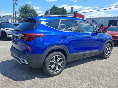 Used 2023 Kia Seltos EX image 7