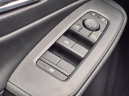 New 2026 Nissan Sentra SV w/ SV Convenience Package FWD image 16