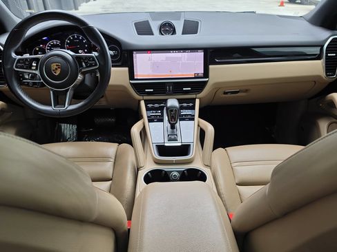 Used 2020 Porsche Cayenne AWD/4WD image 22