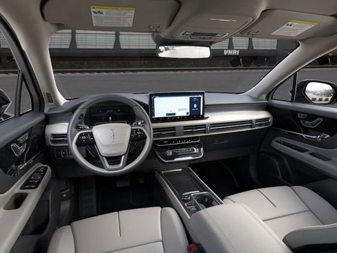 New 2025 Lincoln Corsair FWD image 9