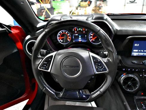 Used 2018 Chevrolet Camaro LT RWD image 15
