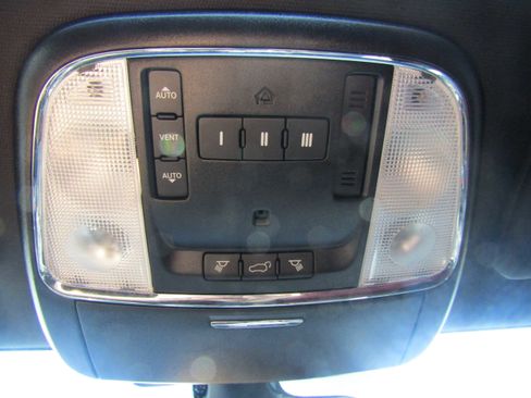 Used 2020 Dodge Durango SRT w/ Technology Group AWD/4WD image 30