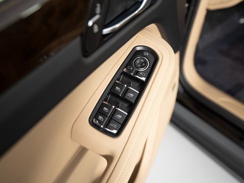 New 2026 Porsche Macan image 20